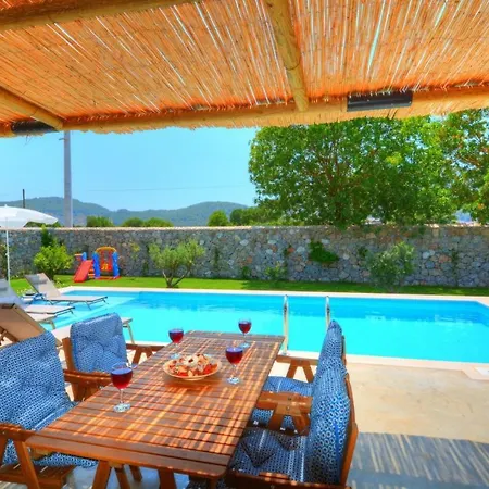 Lierre Villa *