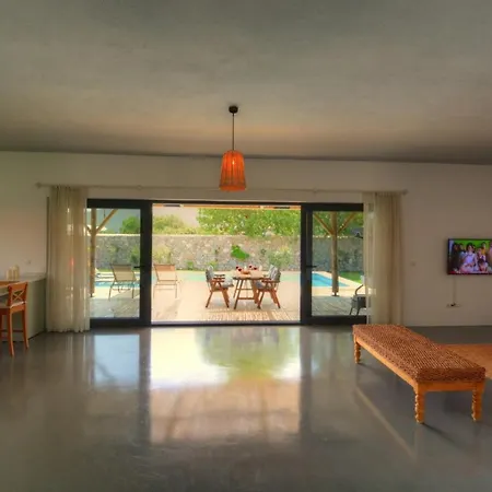 Lierre Villa *